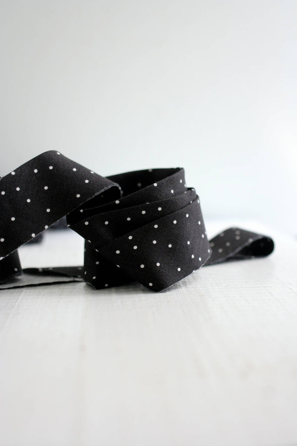 2.5" Bias Quilt Binding Black Dot Premade Cotton Binding | Prepacked 8 yards