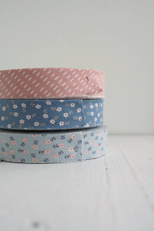 2.5" Bias Quilt Binding –  Cottage Rose Pink Dashes | Ready-Made Cotton Binding