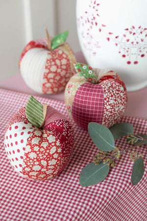 Creating Memories Winter | 16 Fabric Bundle | BUNDLE-244