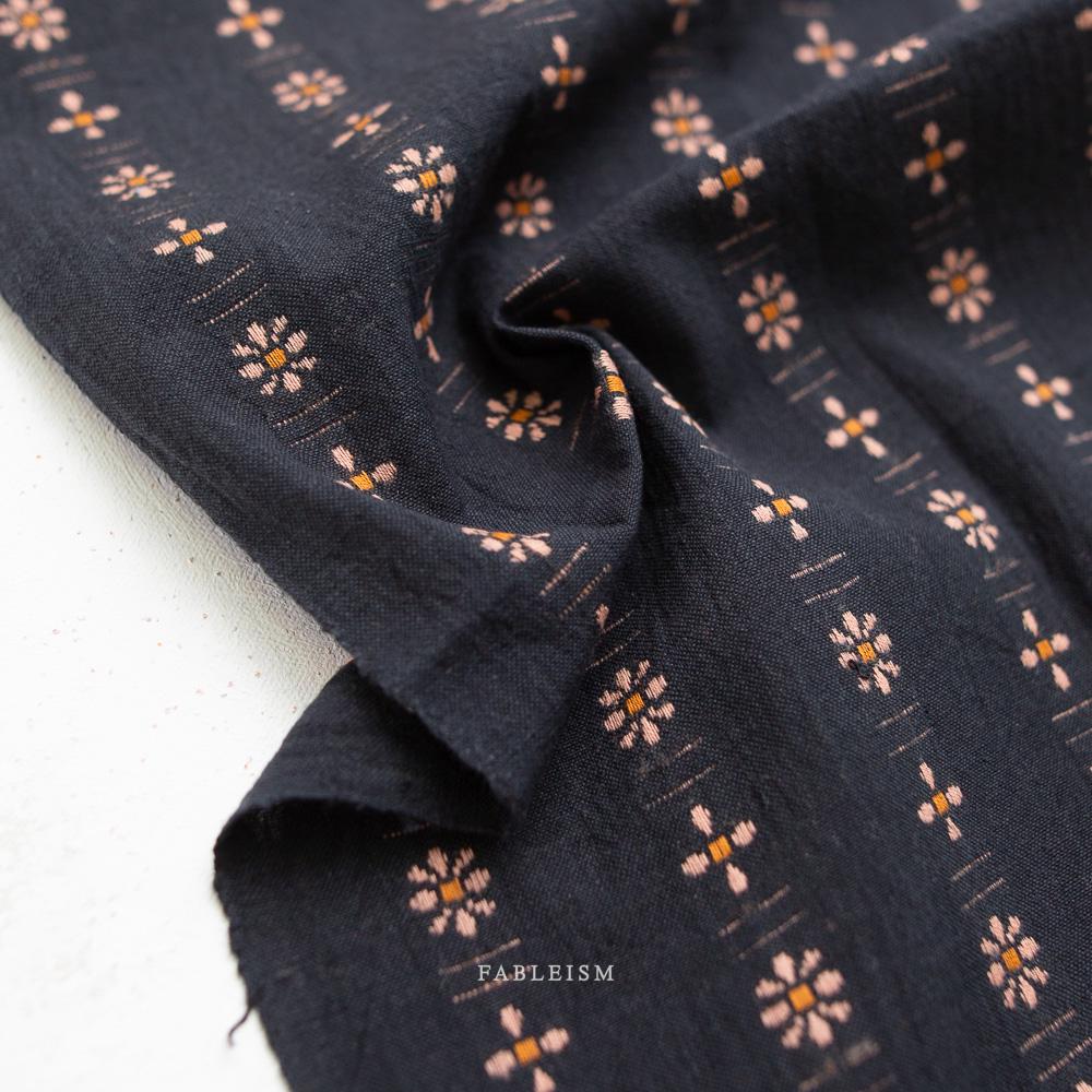 Daisies in Black FOR-DAI-25-BLACK | Fableism Supply Co.