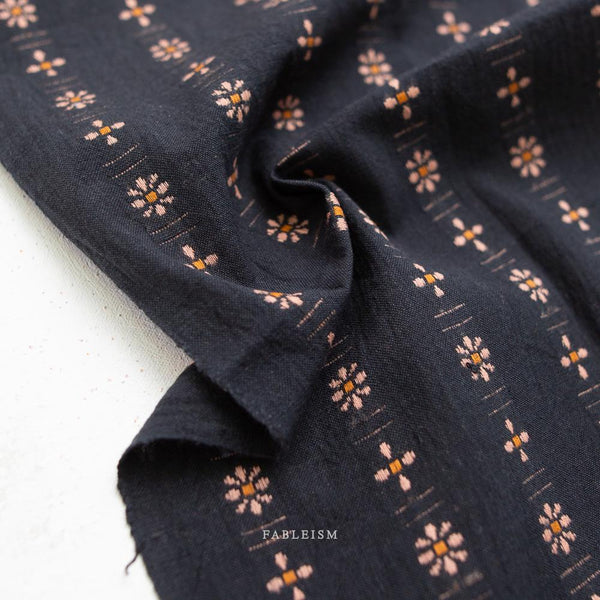 Daisies in Black FOR-DAI-25-BLACK | Fableism Supply Co.