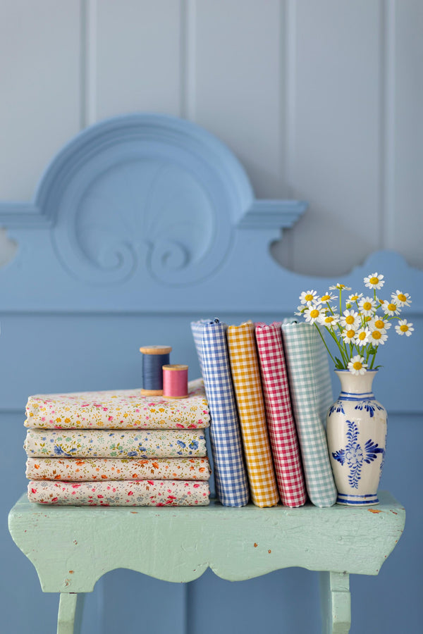 Tilda Wideback Ellie Red/Slate TIL150014 | 108” Wide Quilt Backing Fabric | Continuous Yardage