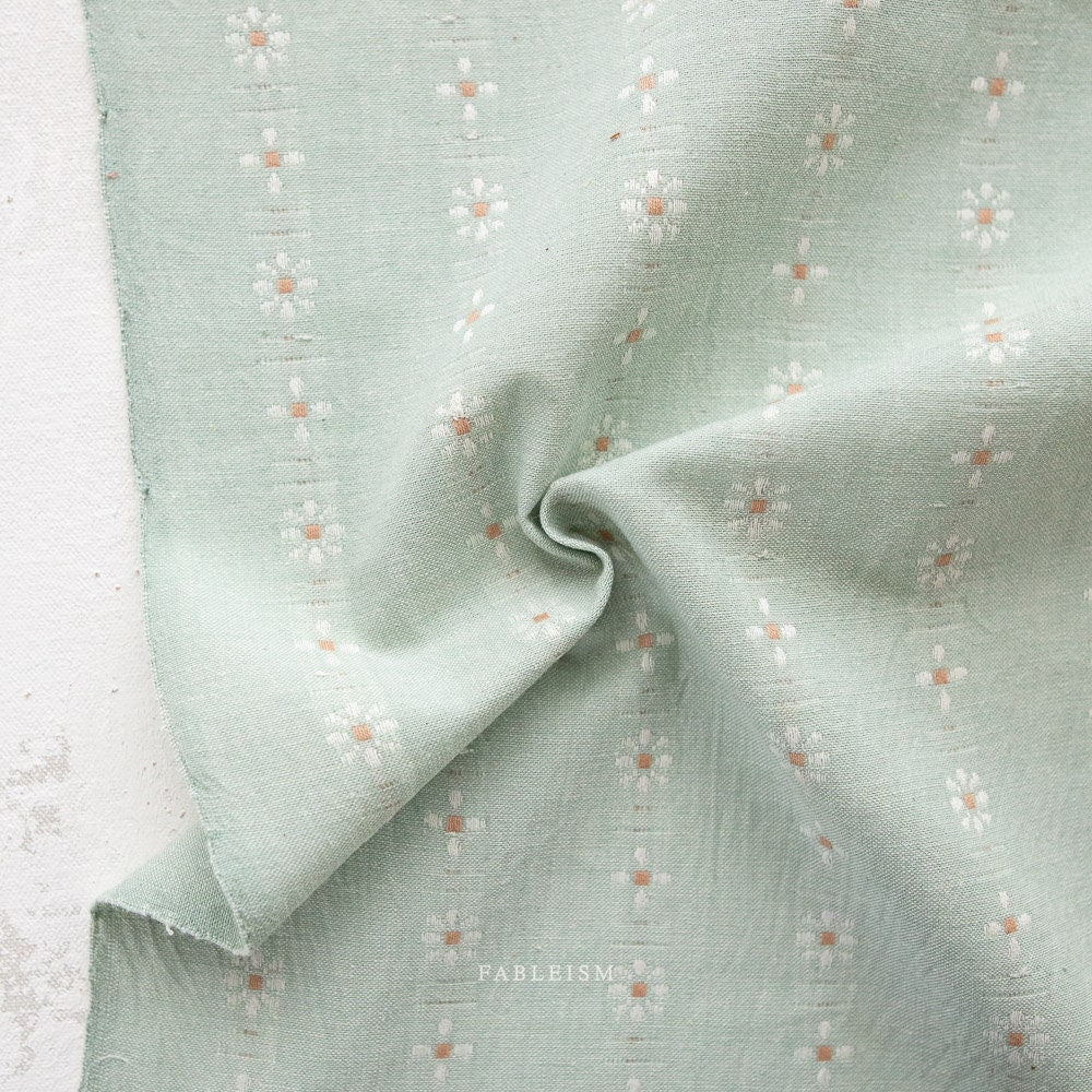 Daisies in Mint Julep FOR-DAI-14-MINTJULEP | Forest Forage by Fableism Supply Co. | Continuous Yardage | Fat Quarter | Yarn Dyed Wovens